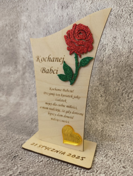 Statuetka na Dzień Babci personalizowana róża i serce podziękowanie
